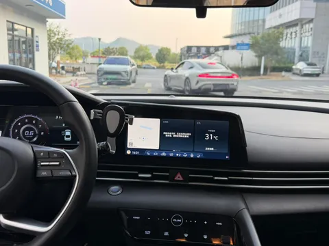 Hyundai Elantra (Avante)