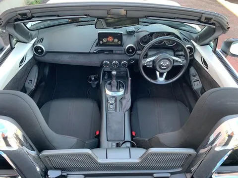 Mazda MX-5 (Roadster)