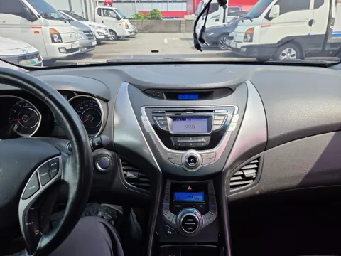 Hyundai Elantra (Avante)