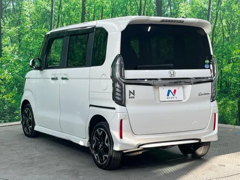 Honda N-BOX Custom