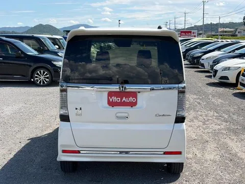 Honda N-BOX Custom