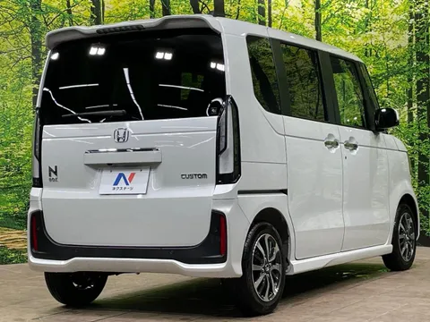 Honda N-BOX Custom