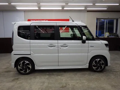 Suzuki Spacia Custom