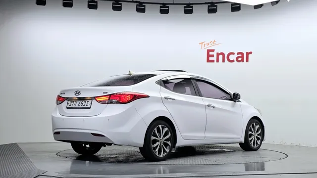 Hyundai Elantra (Avante)