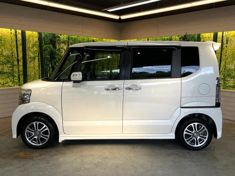 Honda N-BOX Custom
