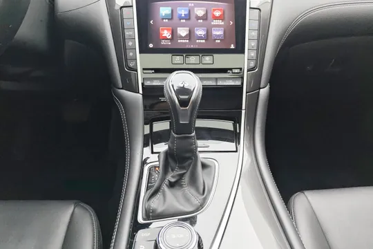Infiniti Q50L