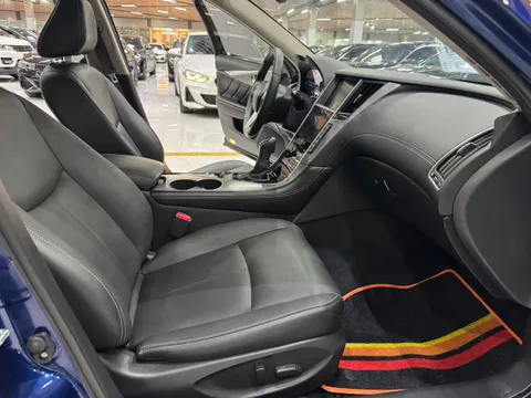 Infiniti Q50L