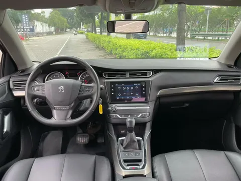 Peugeot 408