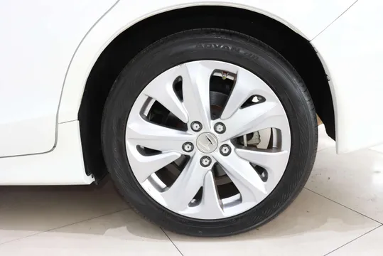 Honda Jade