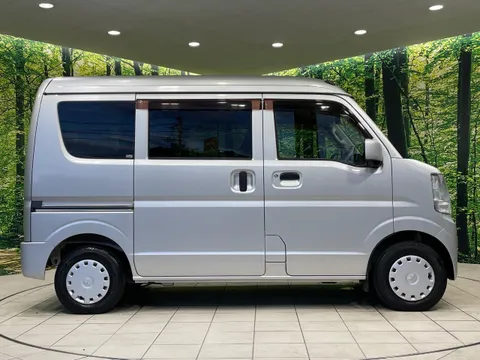 Mitsubishi Minicab Van