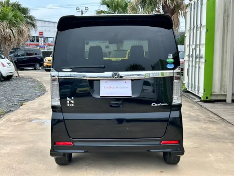 Honda N-BOX Custom