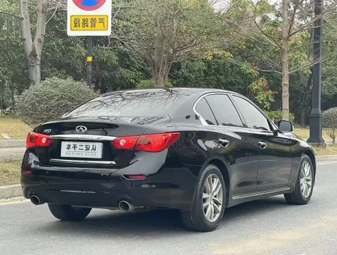 Infiniti Q50L