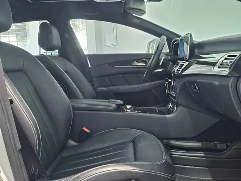 Mercedes-Benz Mercedes-Benz CLS