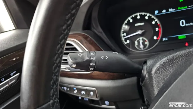 Genesis G90 (EQ900)