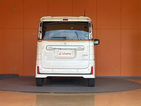 Suzuki Spacia Custom