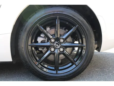 Mazda MX-5 (Roadster)