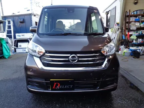 Nissan Dayz Roox