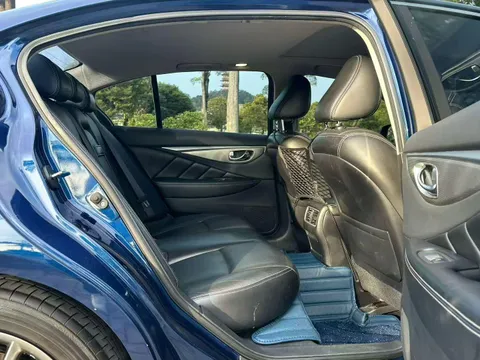 Infiniti Q50L