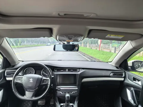 Peugeot 408