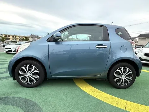 Toyota iQ