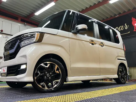 Honda N-BOX Custom