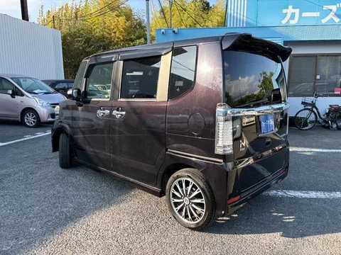 Honda N-BOX Custom