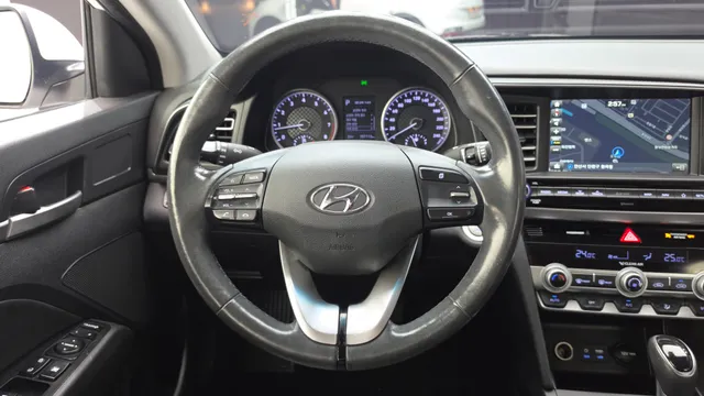 Hyundai Elantra (Avante)
