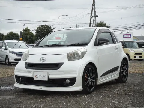 Toyota iQ