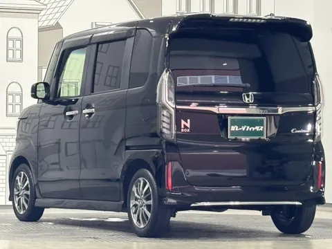 Honda N-BOX Custom