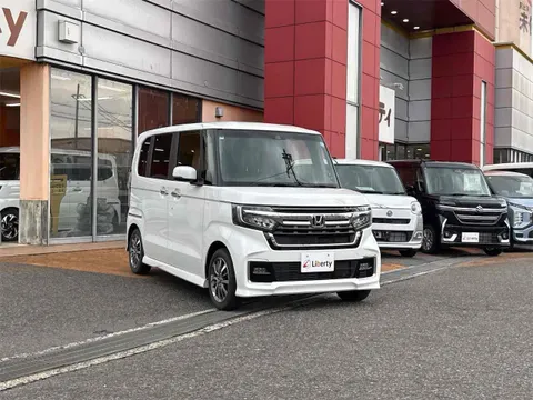 Honda N-BOX Custom