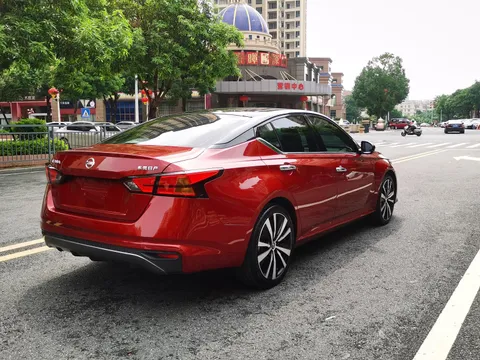 Nissan Teana