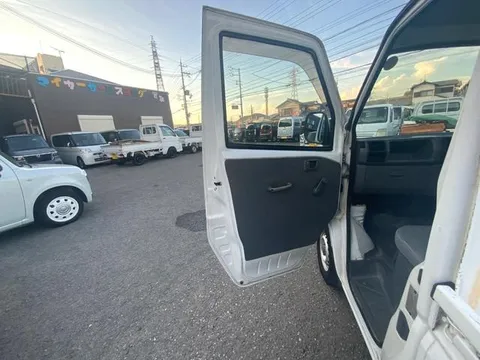 Nissan Clipper Truck