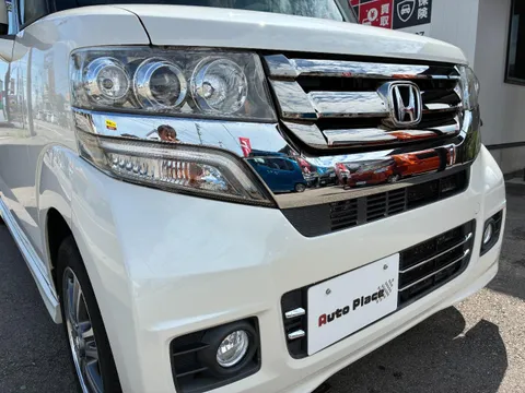 Honda N-BOX Custom