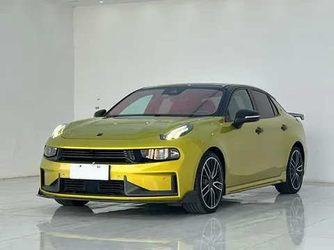 Lynk & Co 03