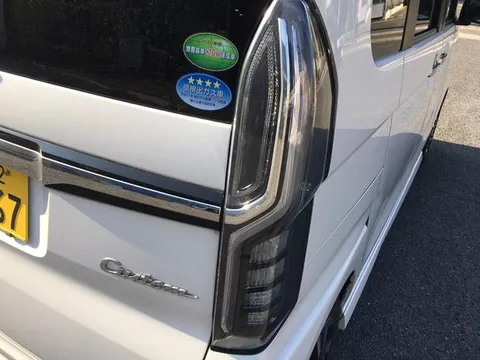 Honda N-BOX Custom
