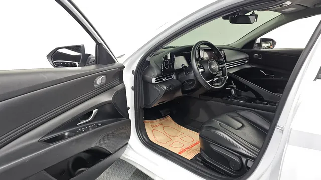 Hyundai Elantra (Avante)