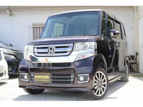 Honda N-BOX Custom