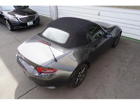 Mazda MX-5 (Roadster)