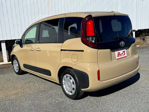 Toyota Sienta