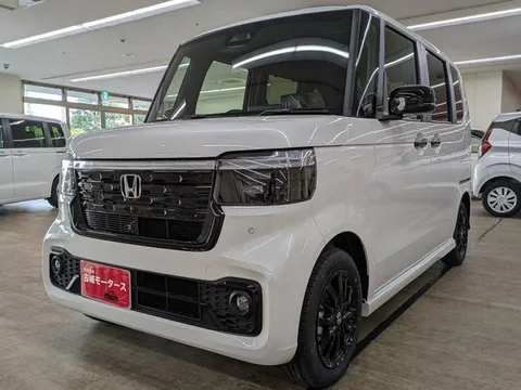 Honda N-BOX Custom