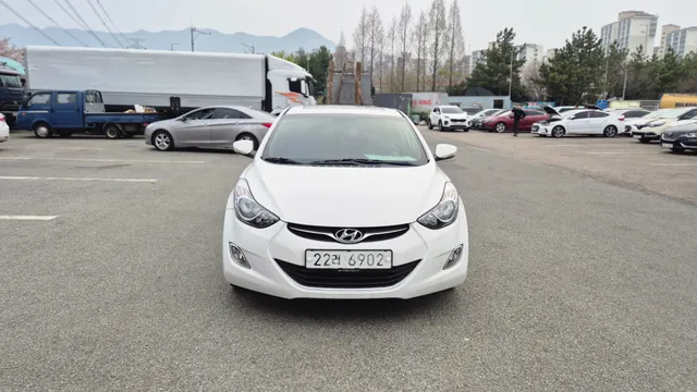 Hyundai Elantra (Avante)