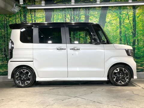 Honda N-BOX Custom