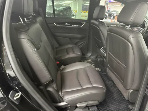 Cadillac XT6