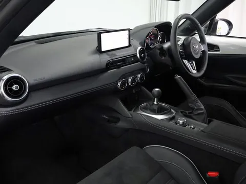 Mazda MX-5 (Roadster)