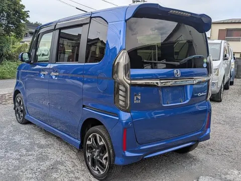 Honda N-BOX Custom