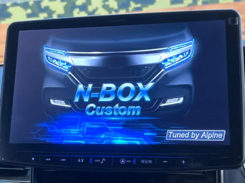 Honda N-BOX Custom