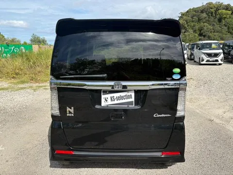 Honda N-BOX Custom