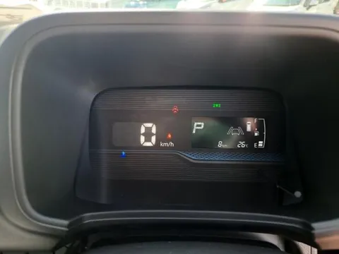 Nissan Clipper Van