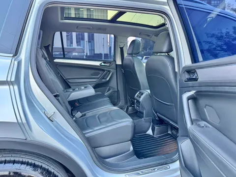 Volkswagen Tiguan L
