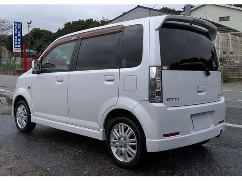 Nissan Otti
